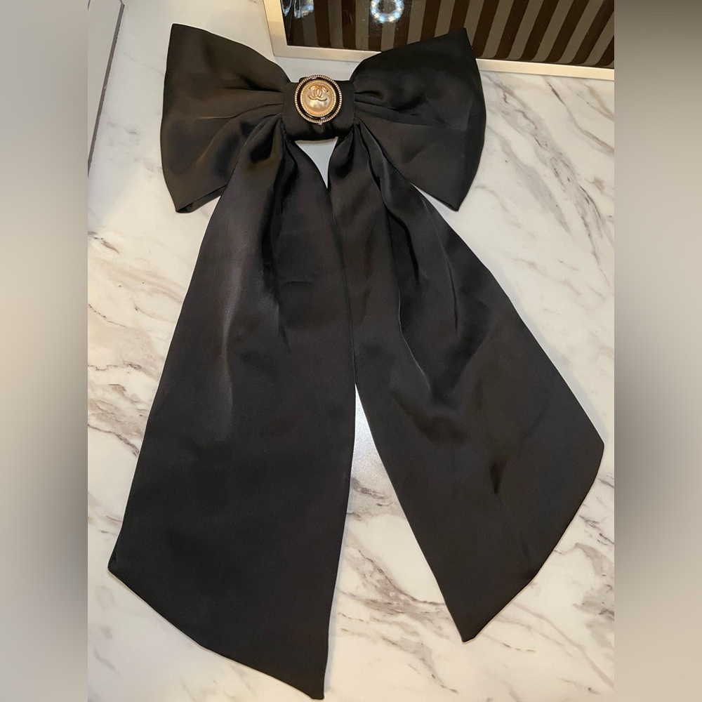 Chanel Black Satin Bow Hair Clip - Picture 5 of 6